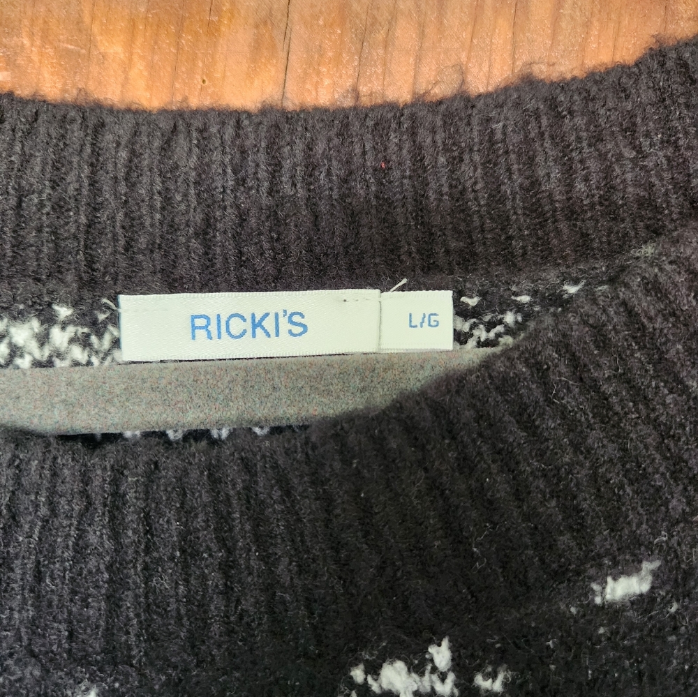 Sweater - Picture 3 of 3